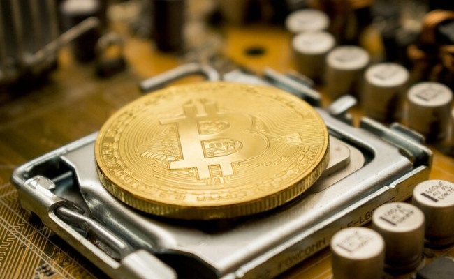 Биткоин упал на $4000 из-за конфликта на Ближнем Востоке