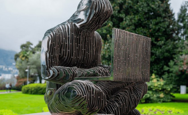 Активы биткоин-ETF США превзошли предполагаемые запасы Сатоши